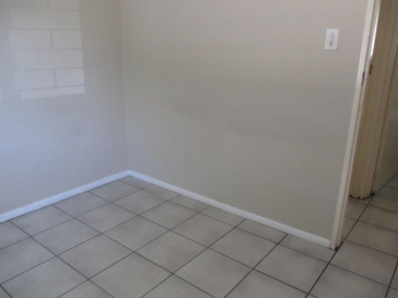 To Let 2 Bedroom Property for Rent in Paarl Western Cape